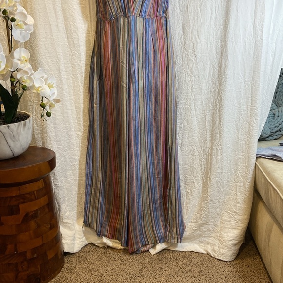 Jumpsuit NWT in perfect condition beautiful ties at the shoulder Size Large - Picture 3 of 10